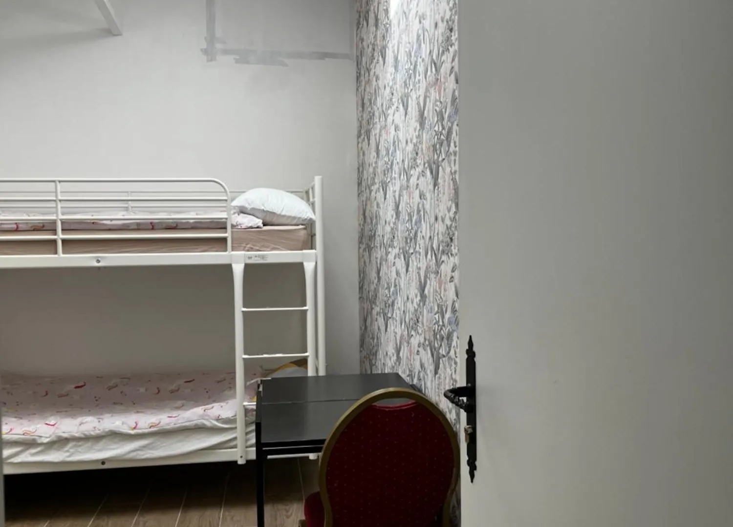 Chez Mia Paris Hostel 0*,  France