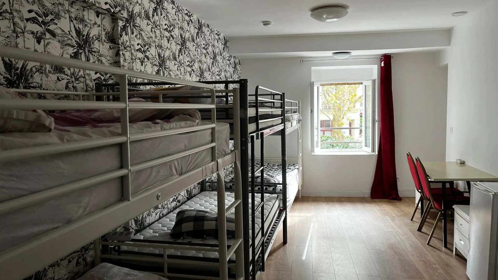 Chez Mia Paris Hostel