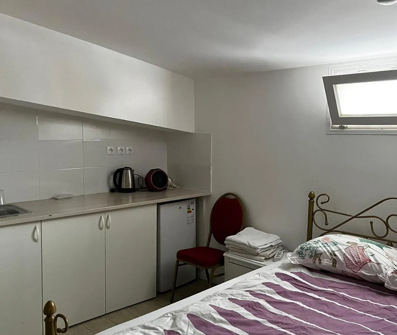Chez Mia Paris Hostel